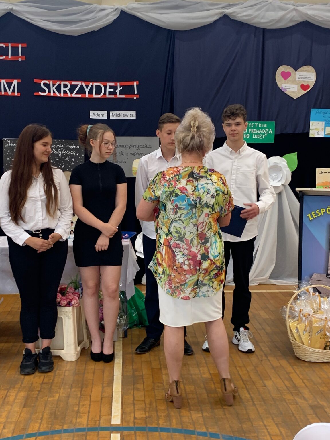 Scenariusz Na Zakończenie 8 Klasy Kabaret Uroczyste zakończenie roku szkolnego klasy 8 – fotorelacja. – SP
